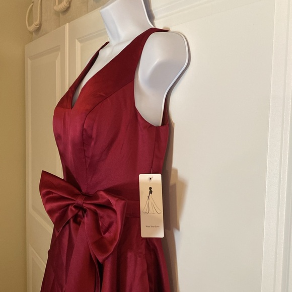 NWT A-Line/Princess V-Neck Dress - Picture 3 of 8